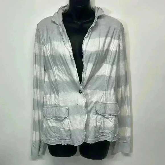 Lilka size small blue, and white light jacket - Picture 1 of 7